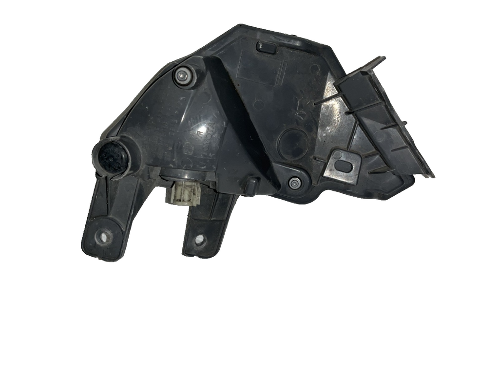 2016 2018 Toyota RAV4 reverse tail lamp bumper mount right rear Oem 81480-0R040