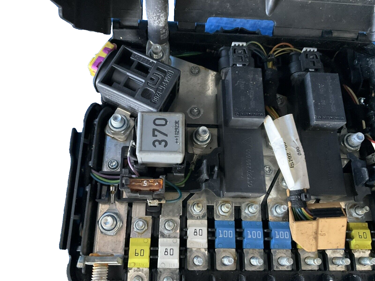 2010-2016 Porsche panamera 970 4.8L power distribrution junction box