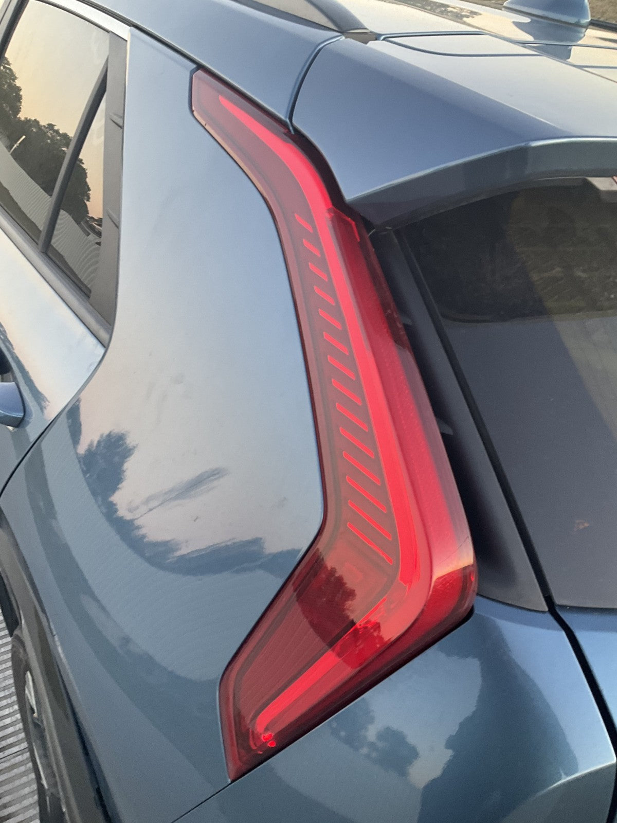 2023 2024 Kia Niro Left Driver LED Tail Light OEM 92401-AT010