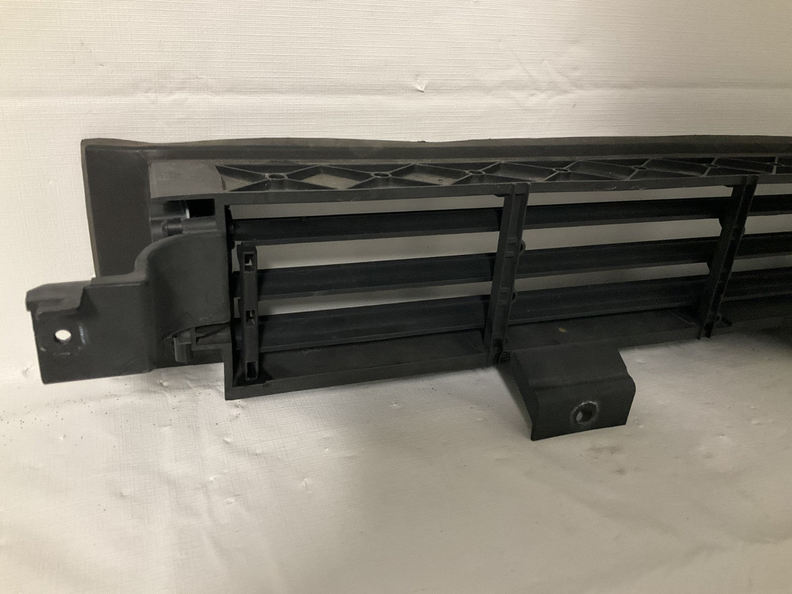 OEM 2019-2020 Nissan Altima Lower Grille Radiator air shutter 62330-6CA0C OEM