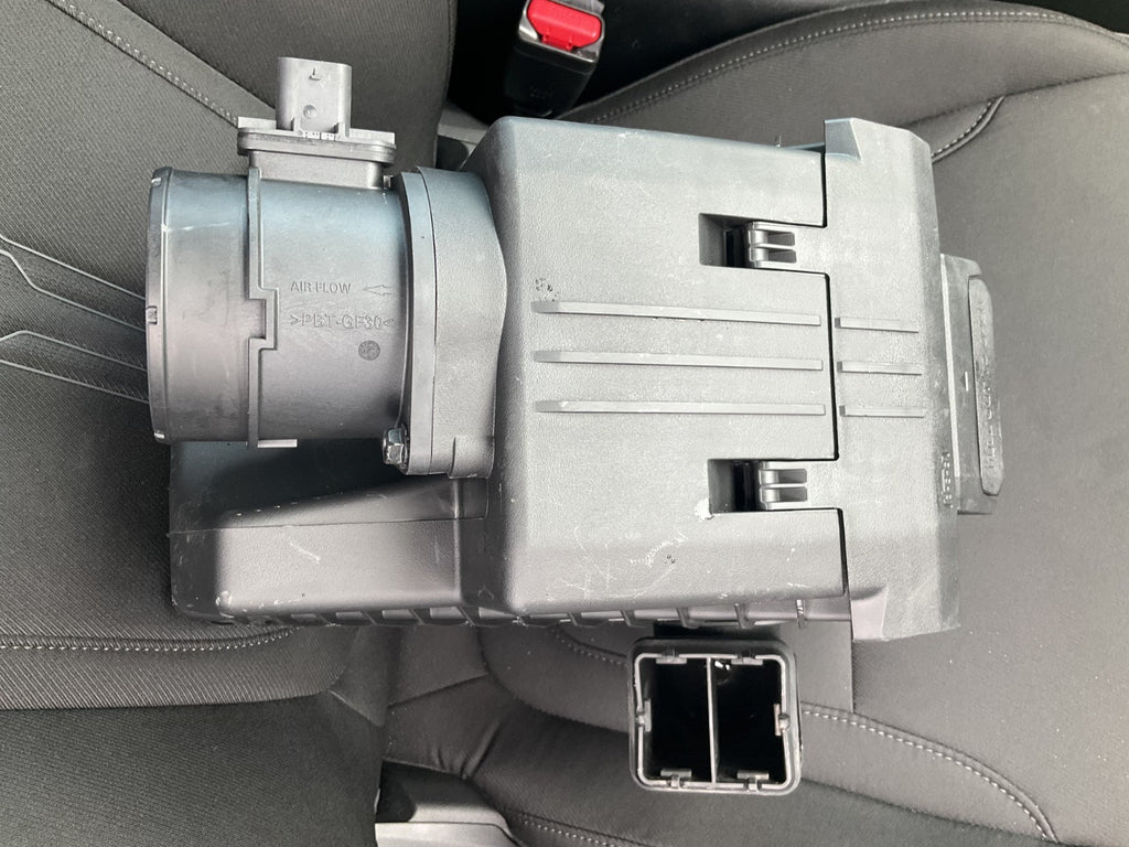 2025 Hyundai Tucson Oem Air Intake Filter Cleaner Housing Box 28100-CW200