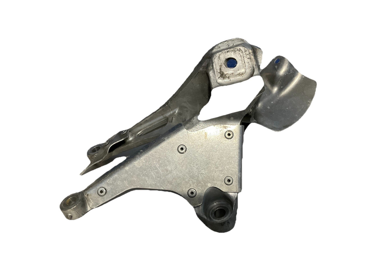 2012-2018 BMW M3 Engine Mount Bracket Support 228420402  Oem