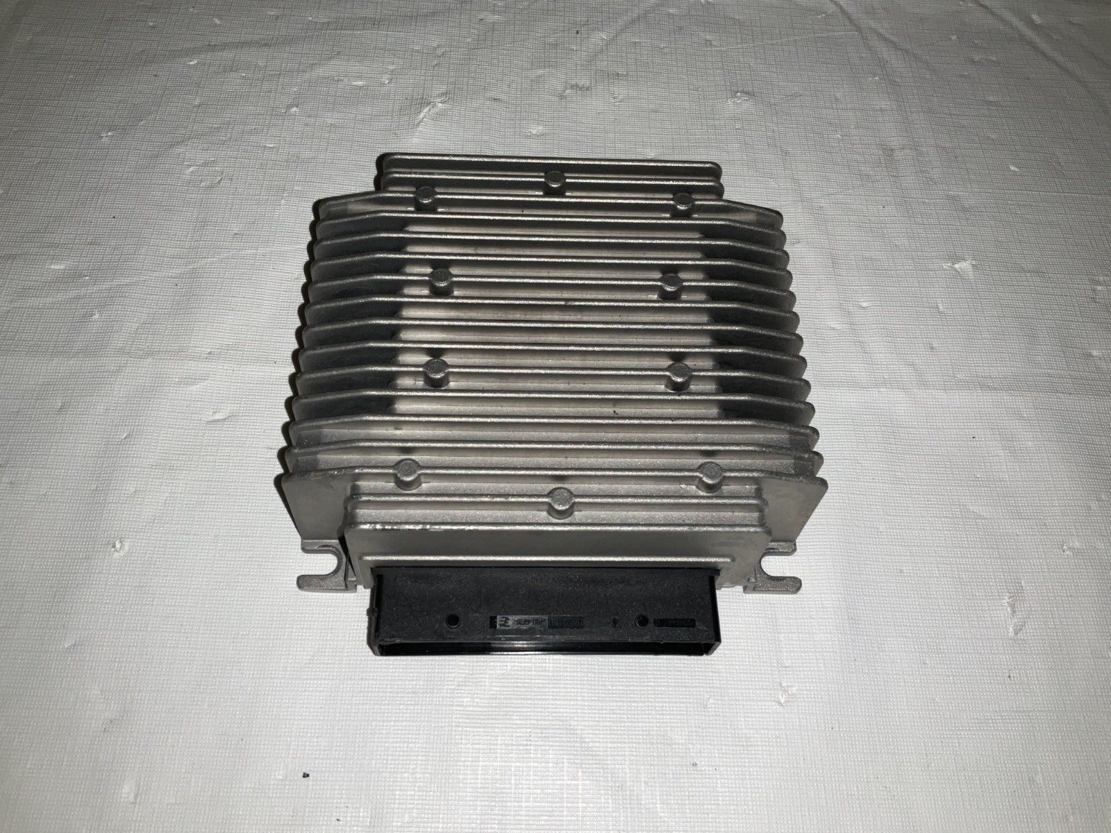2014 Tesla Model S Amplifier 100483310A03