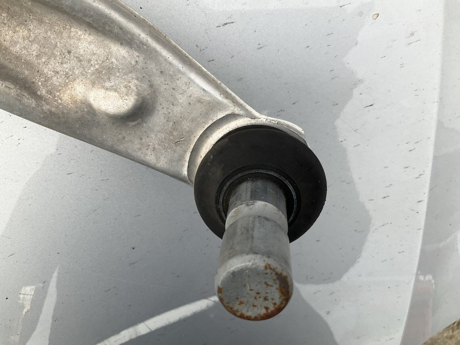 Front Right Lower Suspension Control Arm for Nissan Altima 2019-2020 2.0L 2.5L