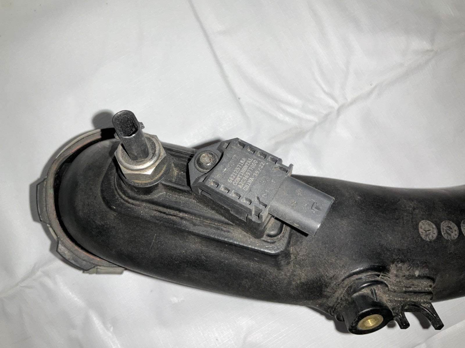 17 18 19 20 21 22 23 Alfa Romeo Giulia Turbocharger Air Tube Oem 05281937AC