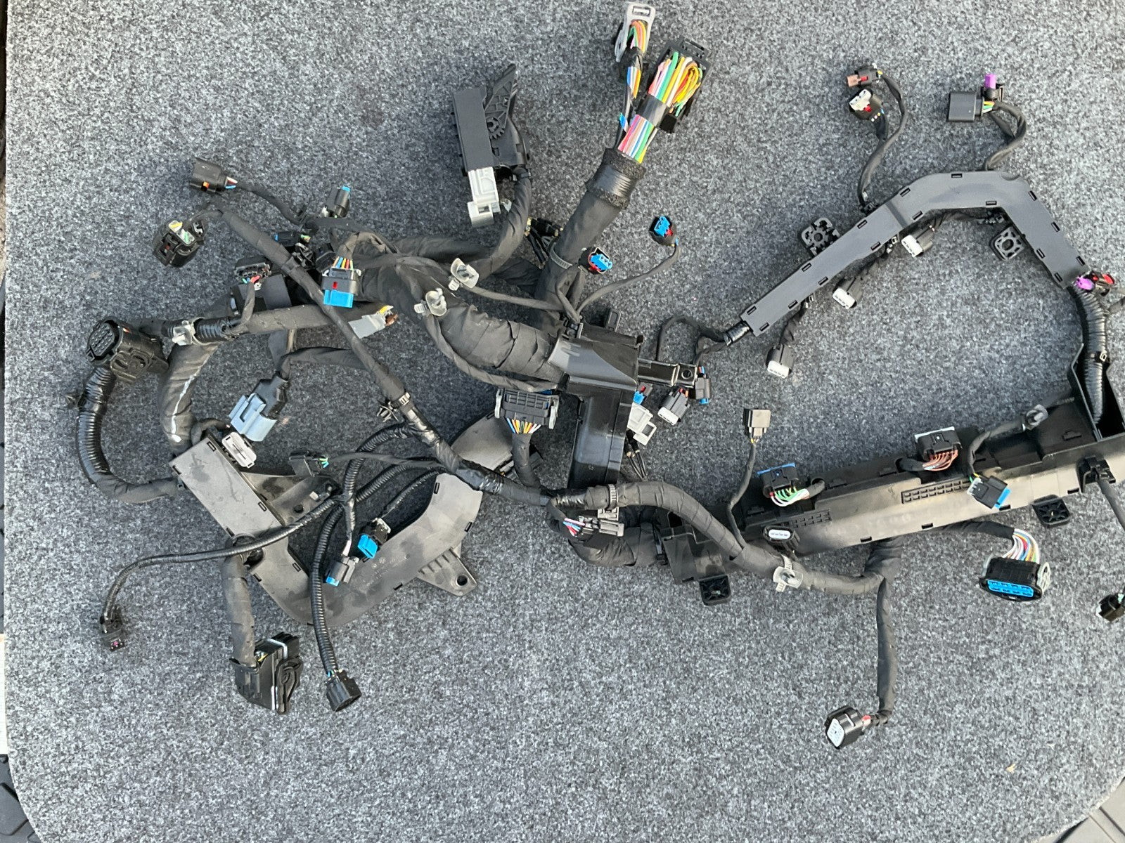 2025-2026 Kia Carnival Hybrid Engine Wiring Harness Assembly 91450-ES020