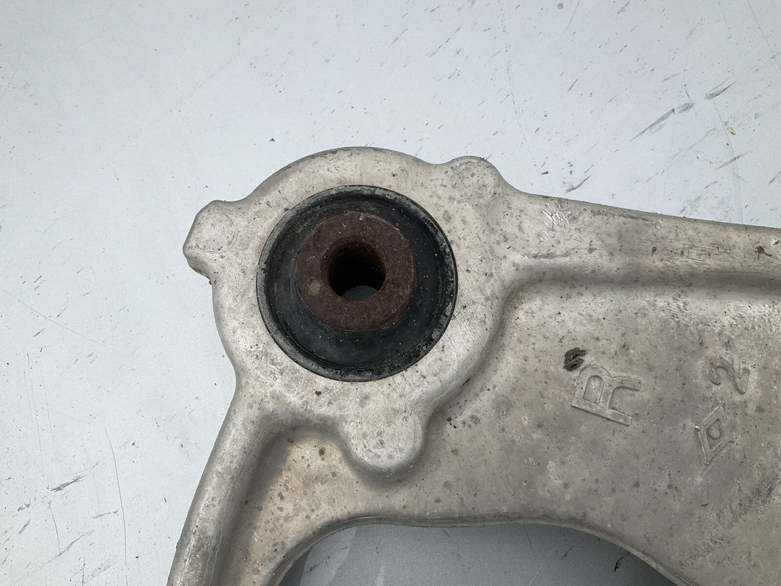 Front Right Lower Suspension Control Arm for Nissan Altima 2019-2020 2.0L 2.5L