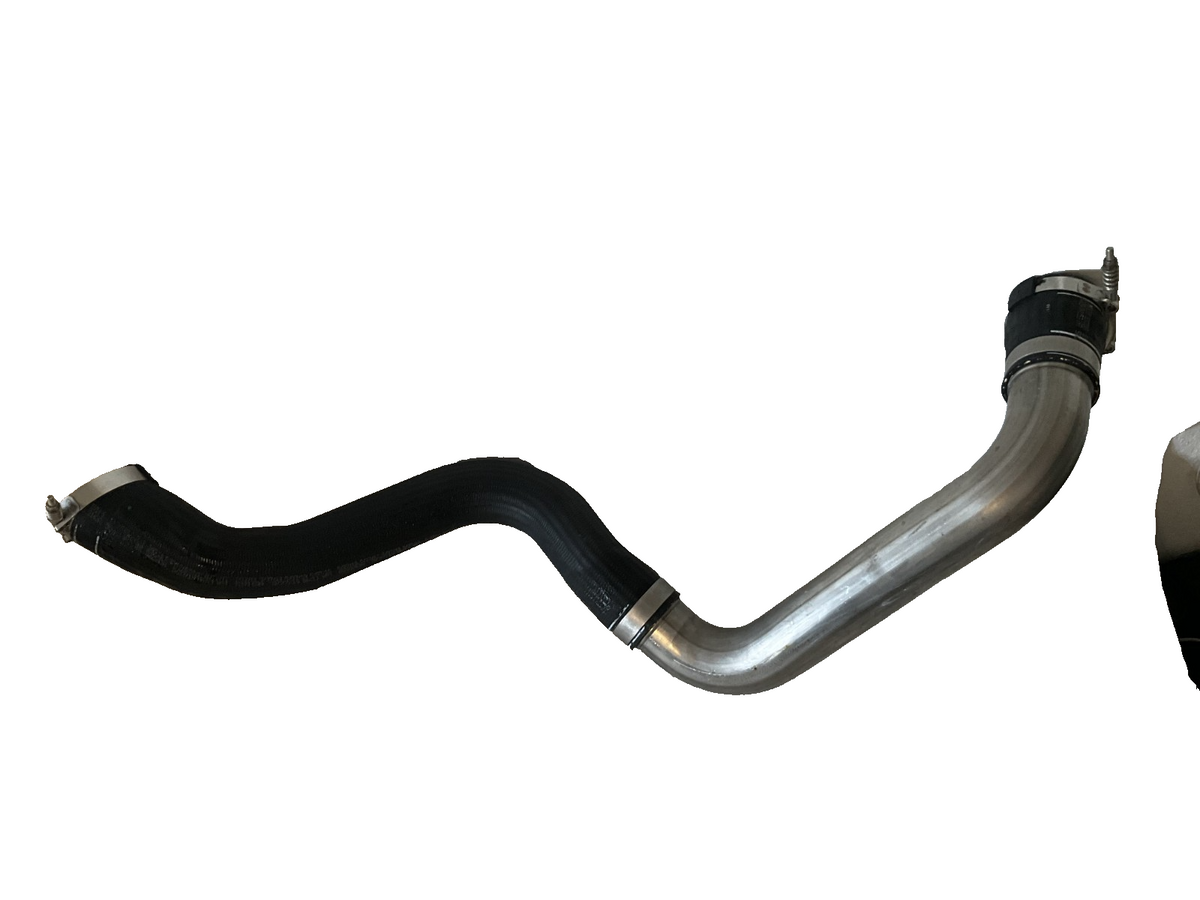 2020 Sierra 2500 6.6 GM Charge Air Cooler Inlet Air Hose 84870726