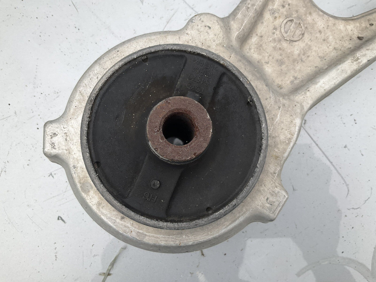 Front Right Lower Suspension Control Arm for Nissan Altima 2019-2020 2.0L 2.5L