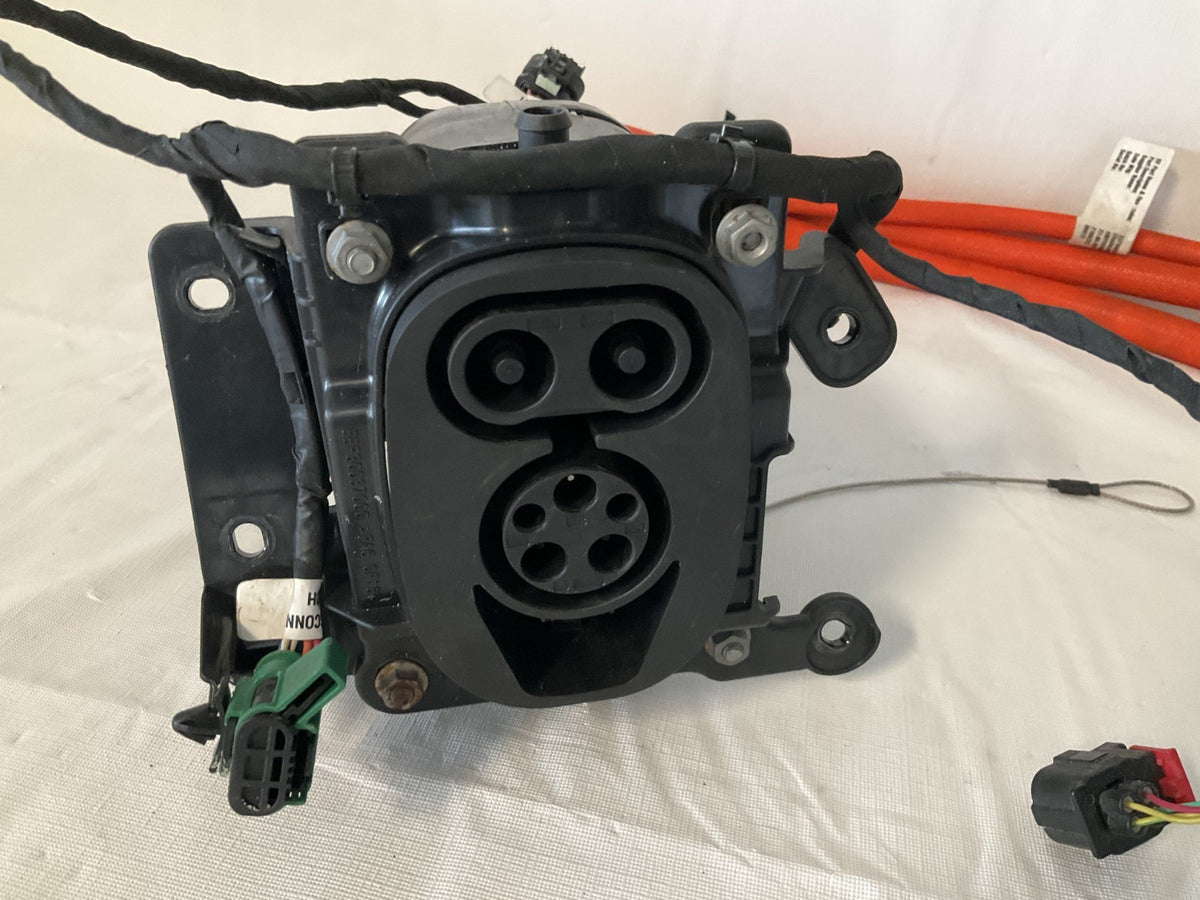 2023 2024 Vinfast VF8 Battery Charger Port Socket W/ high Voltage Cable
