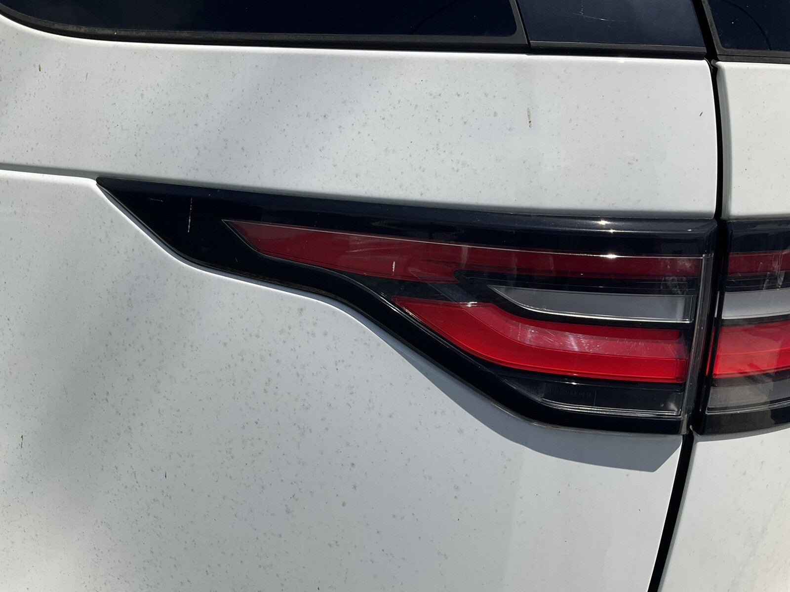Driver Left Front Door LR080196 Fits 17-20 Discovery no mirror