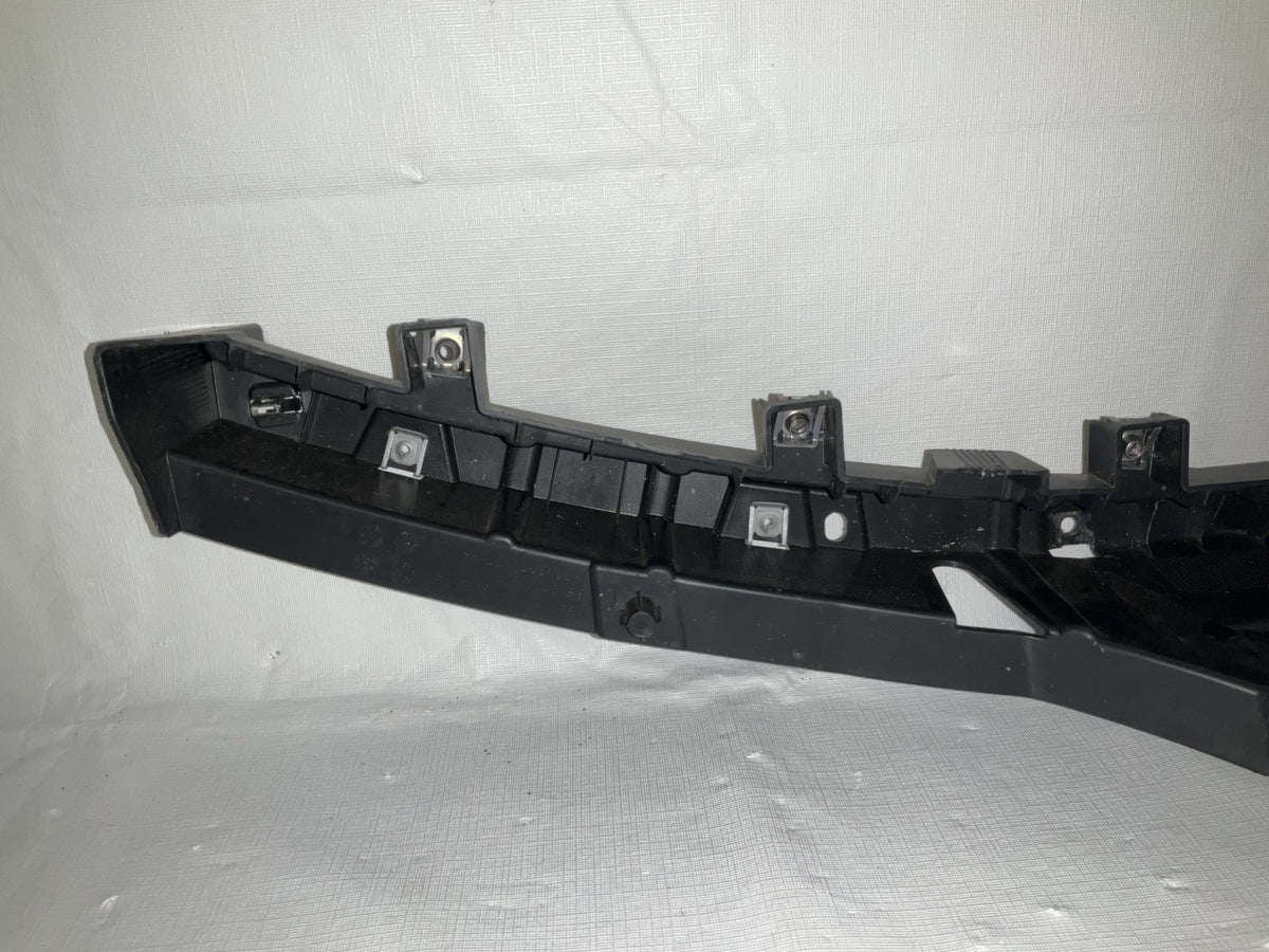 Radiator Support Core Upper retainer bracket 2023-2024 vinfast vf8 oem
