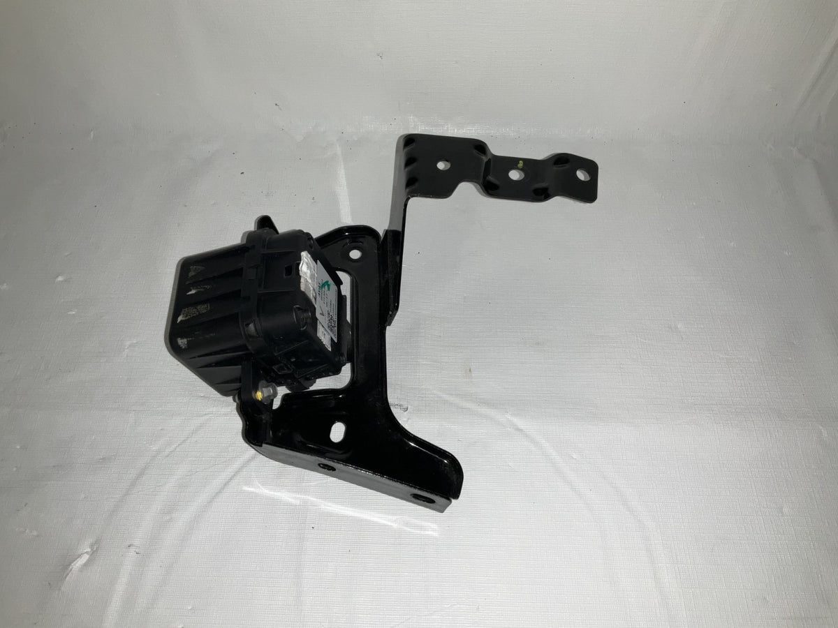 2023-2024 Vinfast VF8 AVAS Pedestrian Warning Speaker W/ Bracket EEP30009010