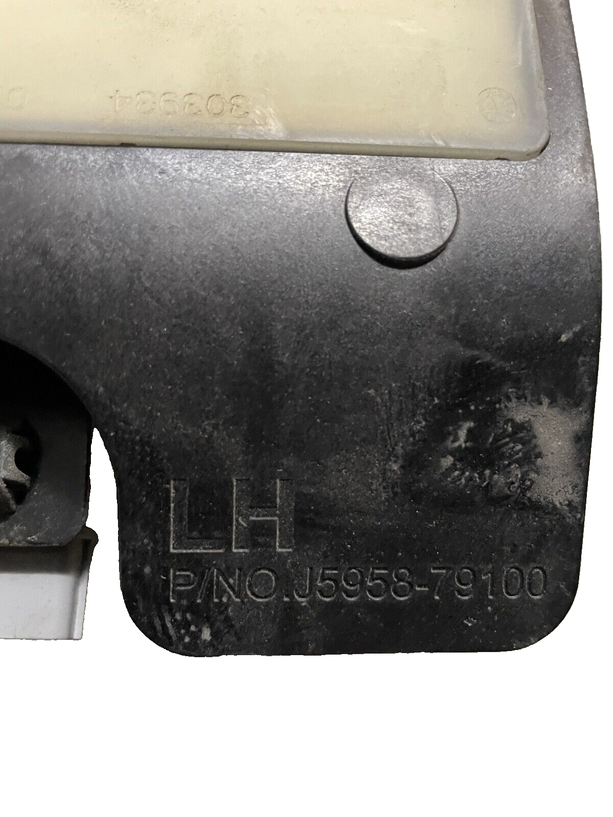 2018 - 2020 Kia stinger rear left blind spot detector sensor 95811-j5001