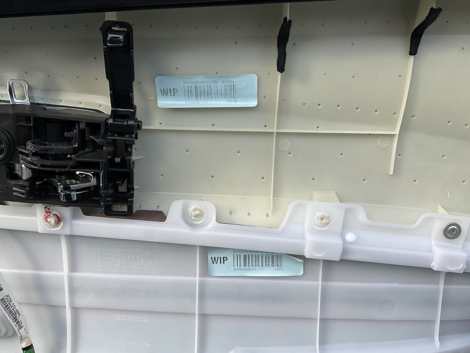 2018 Honda accor rear right interior door trim panel cover oem 83700tvaa01 