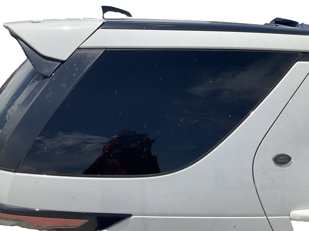 Driver Left Front Door LR080196 Fits 17-20 Discovery no mirror