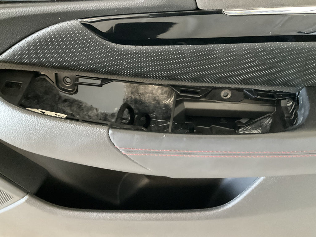 2014 Chevy SS Sedan RH Passenger Front Interior Door Panel Trim OEM