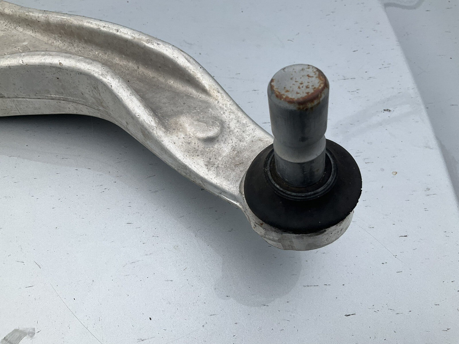 Front Right Lower Suspension Control Arm for Nissan Altima 2019-2020 2.0L 2.5L