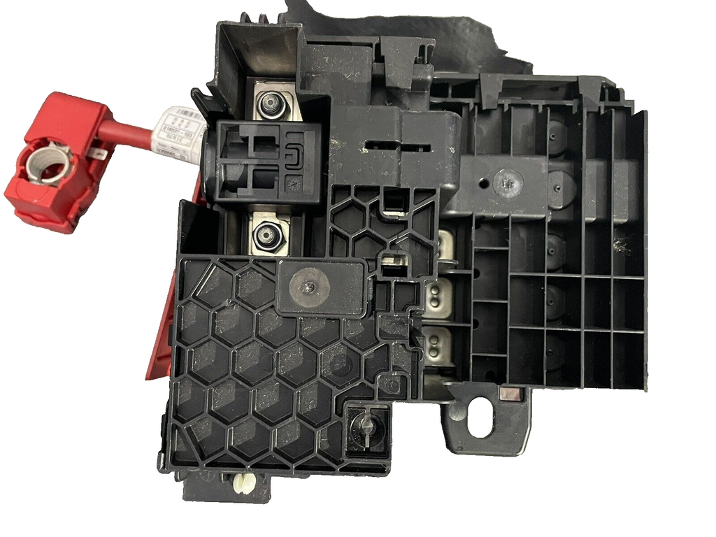 2020 Bmw 530i g30 positive terminal distribution fuse box