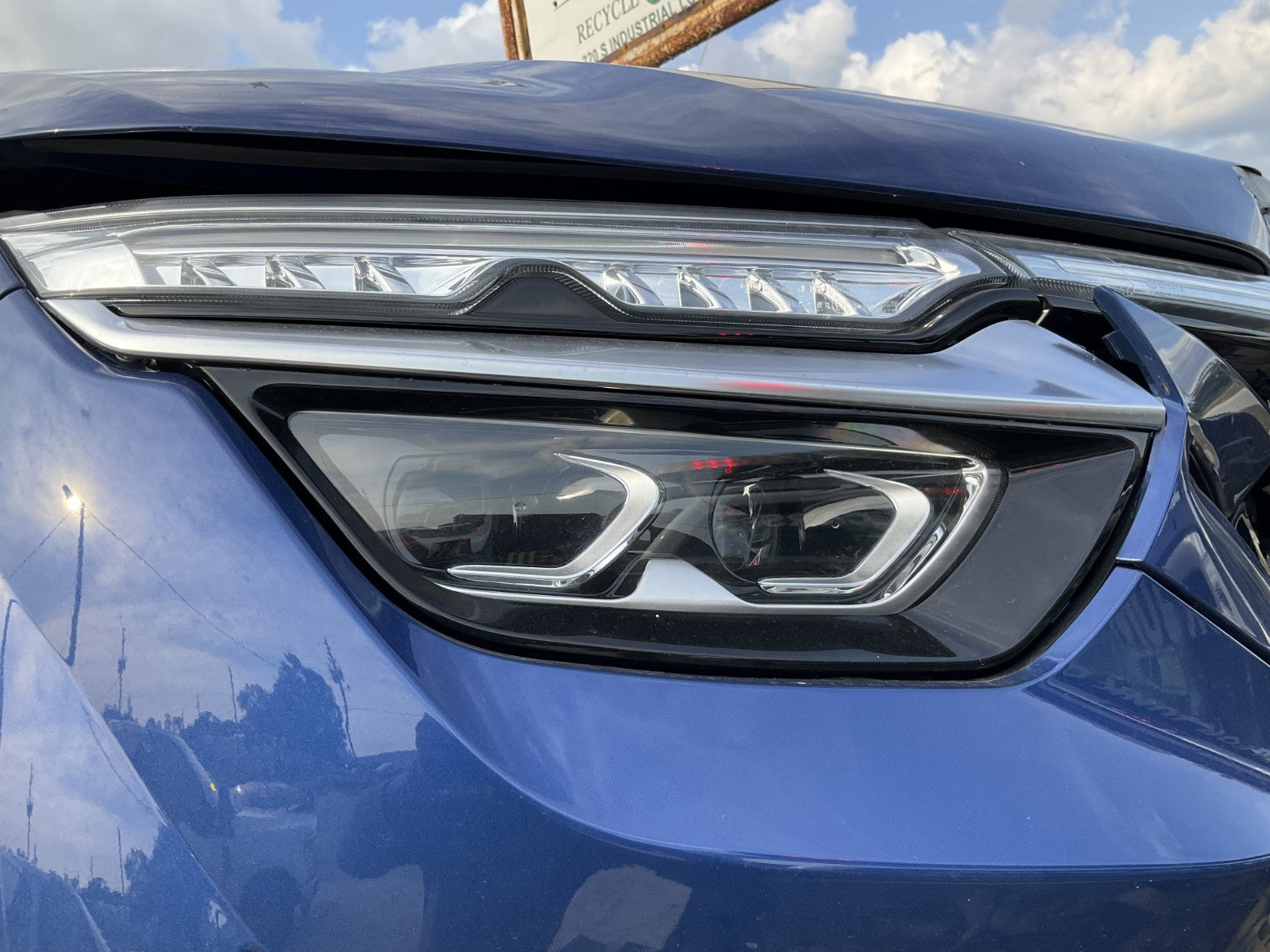 2023 2024 Vinfast Front Lower Active Air Shutter Grille W/ Motor OEM