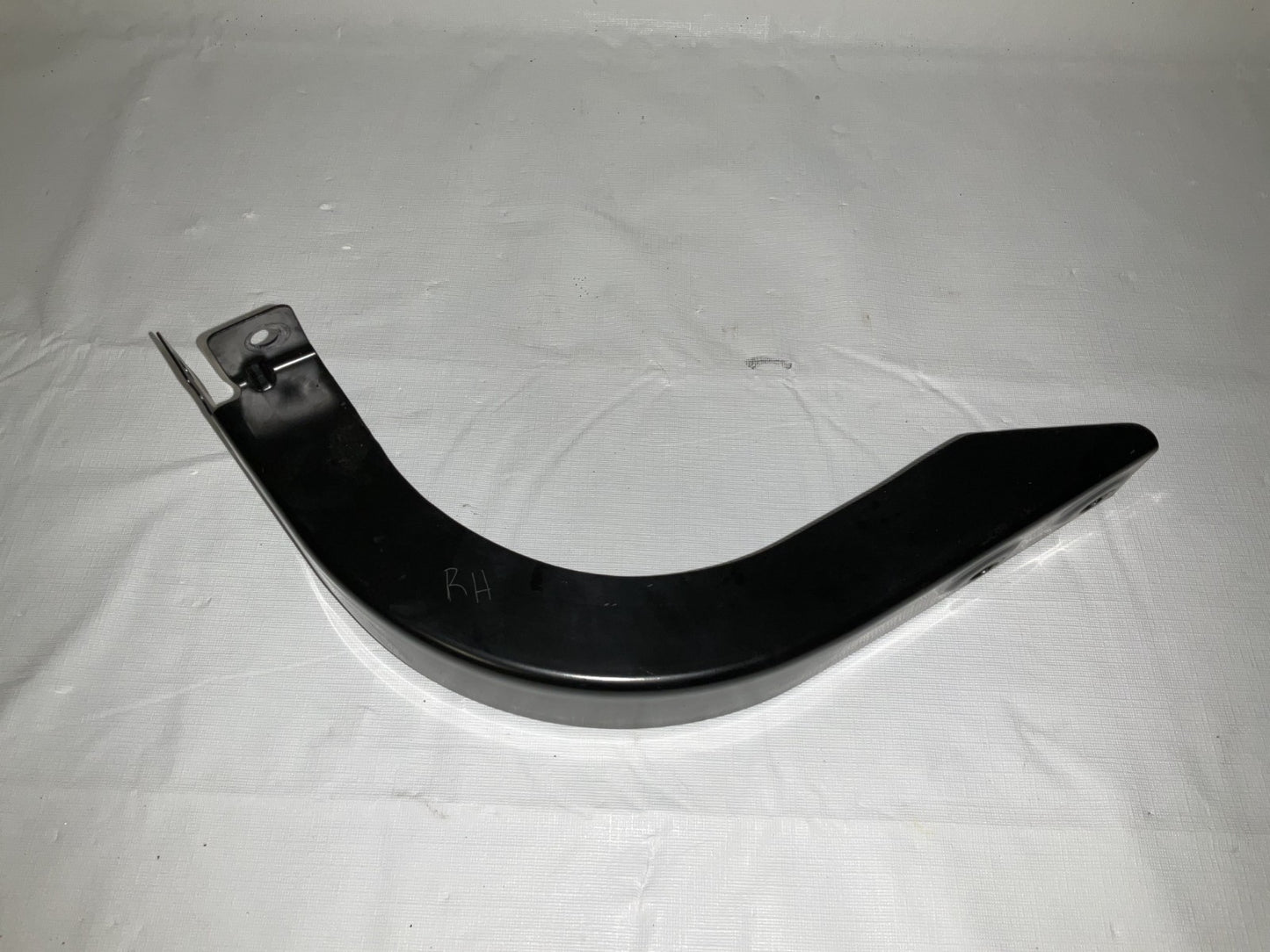Reinforcement lower right Front Tie Bracket 2023-2024 Vinfast vf8