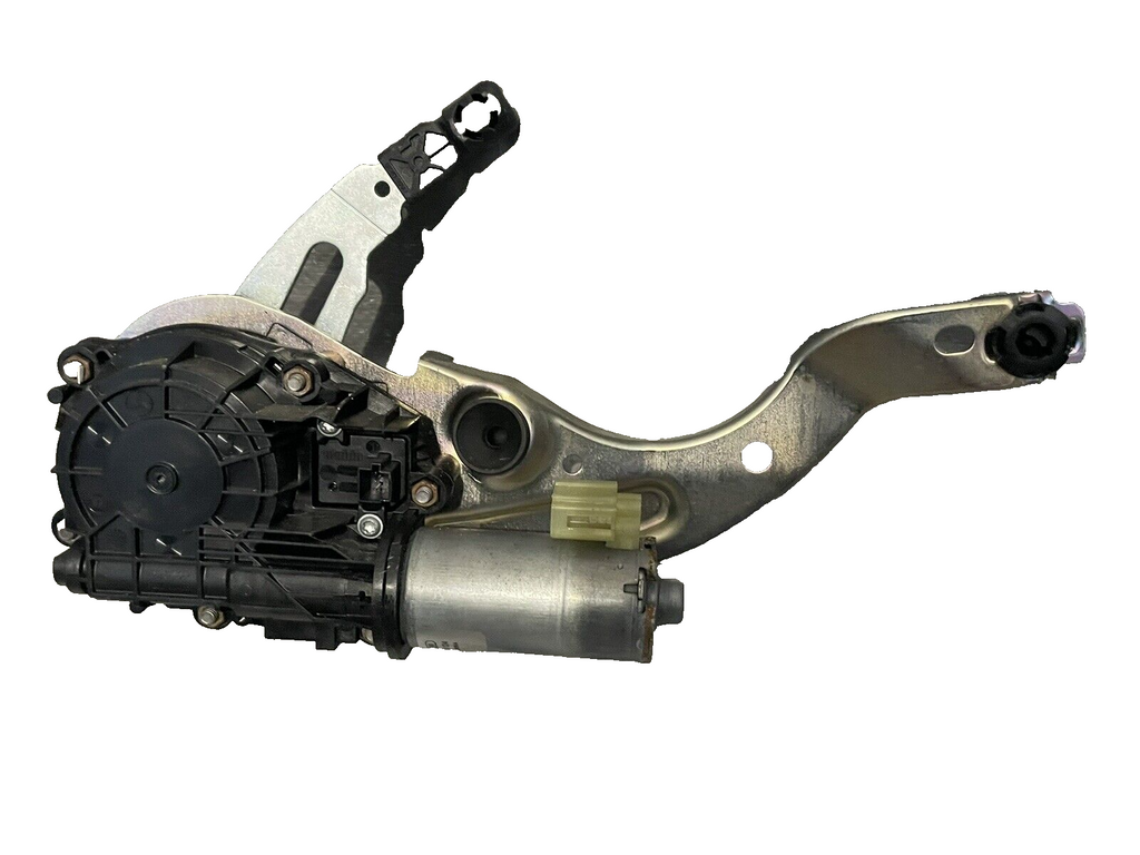 2020 Mercedes c63 w205 trunk lid pull down motor oem 0 390 204 124