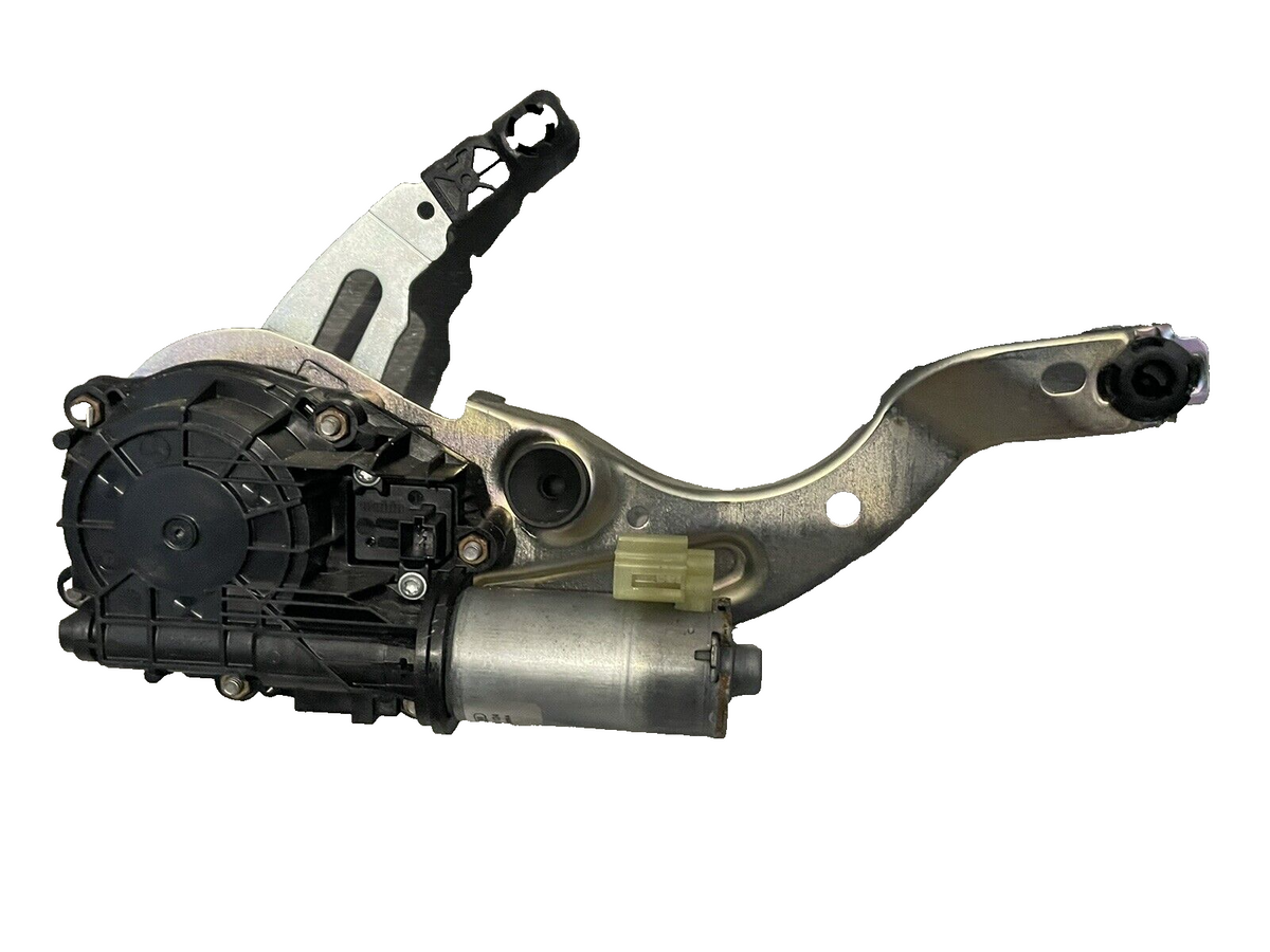 2020 Mercedes c63 w205 trunk lid pull down motor oem 0 390 204 124