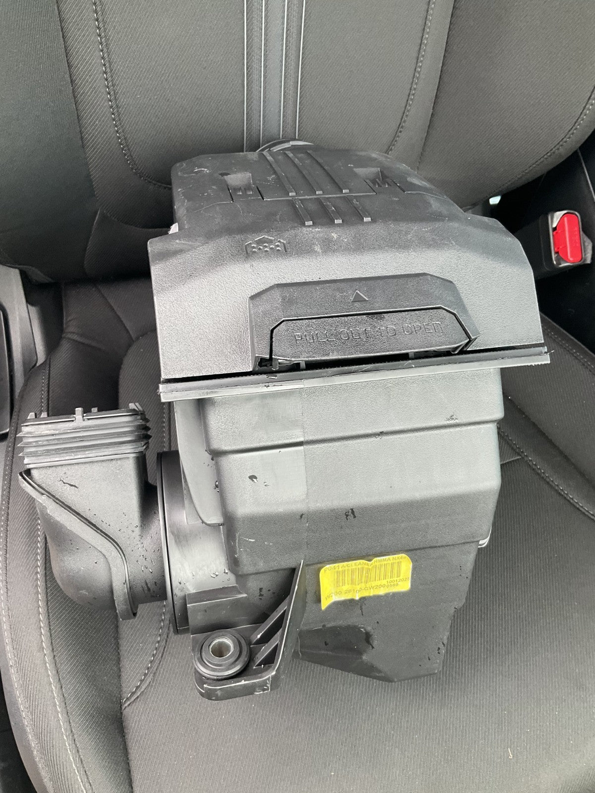 2025 Hyundai Tucson Oem Air Intake Filter Cleaner Housing Box 28100-CW200