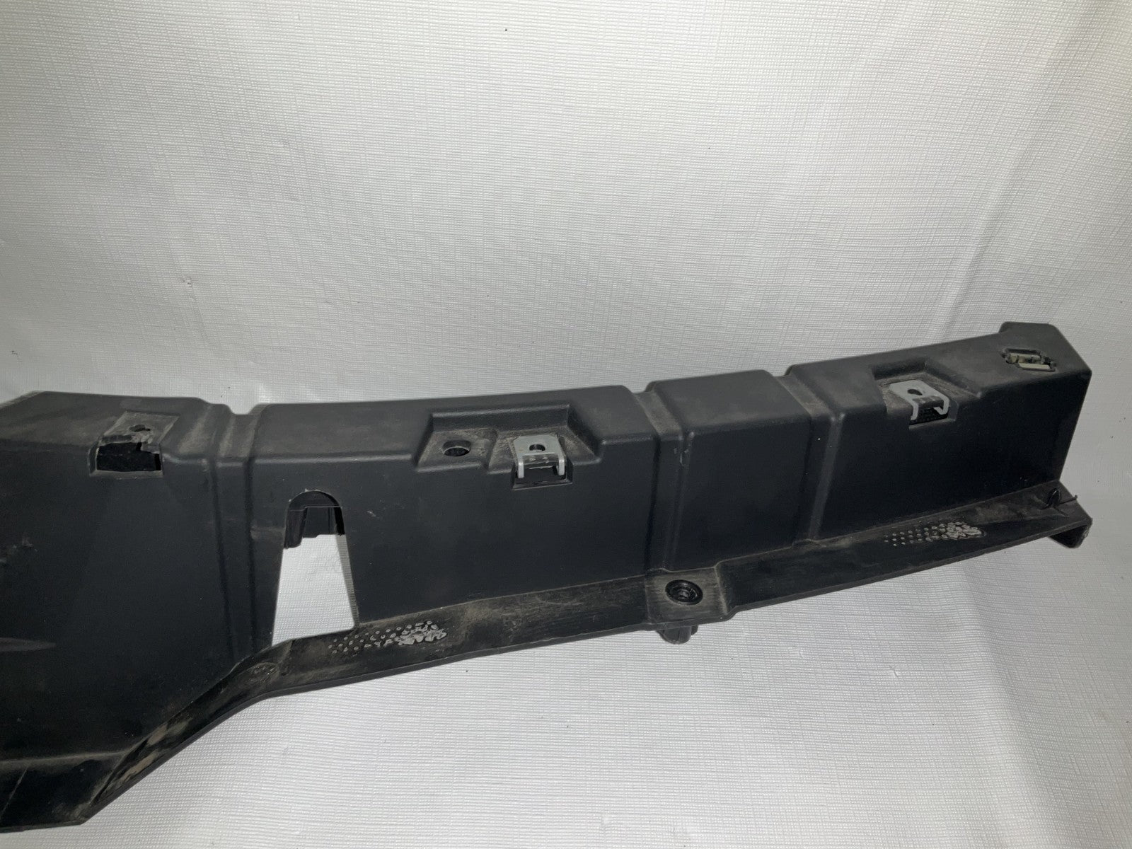 Radiator Support Core Upper retainer bracket 2023-2024 vinfast vf8 oem