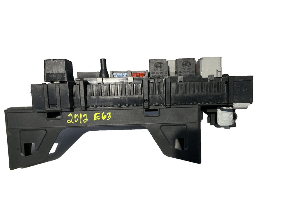 1670658 0-1670658-1 Mercedes C W204 E W212 Fuse Box Relay Box E63