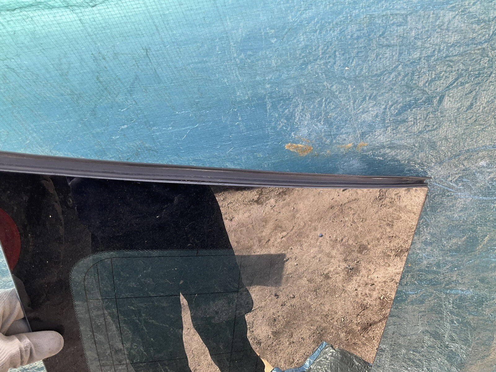 18 19 20 21 22 23 Odyssey right quarter window glass oem