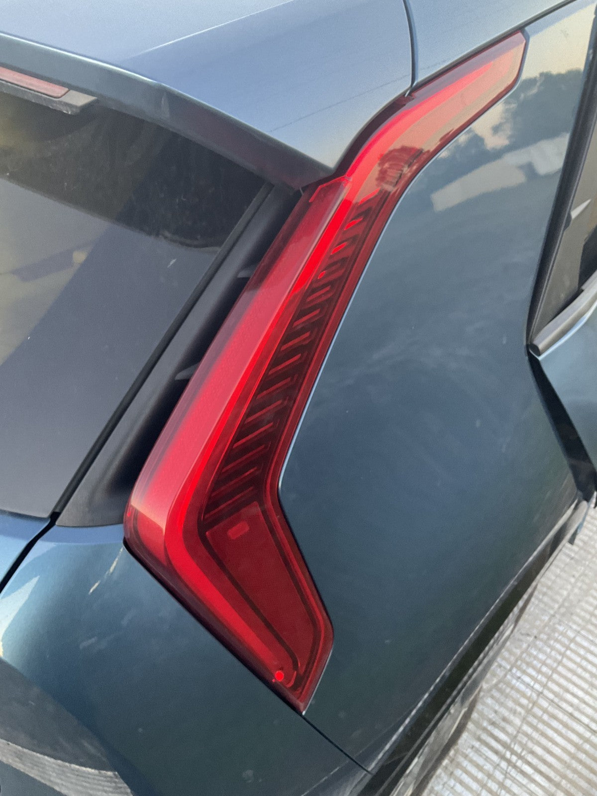 2023 2024 Kia Niro Right Passenger LED Tail Light OEM 92402-AT010