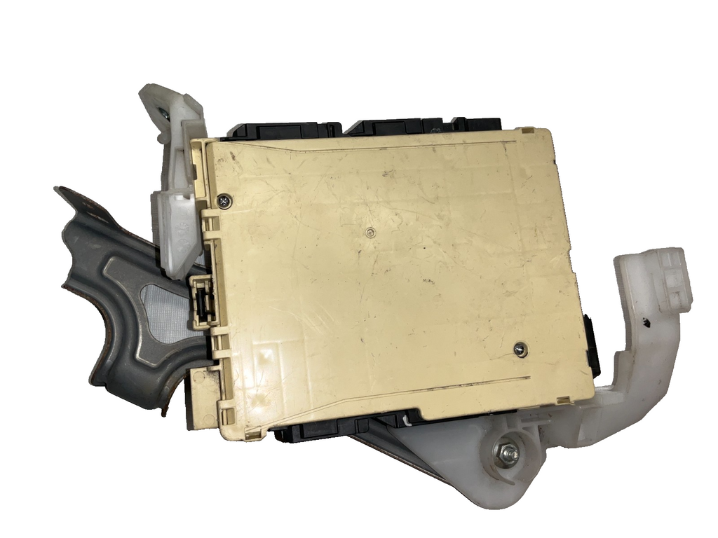 2019 2023 Toyota Camry MPX Body Control Module W/Fuse box 89221-06510