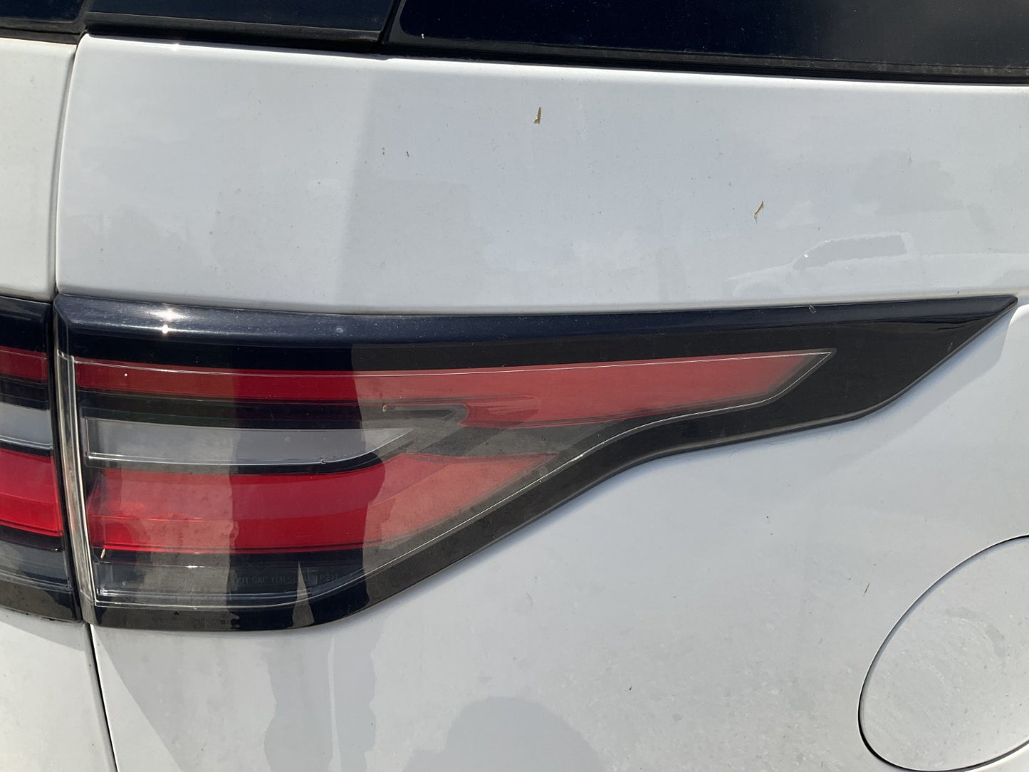 2017 2020 Land Rover Discovery Tail Light Passenger Right Red Lower HY3213404DF