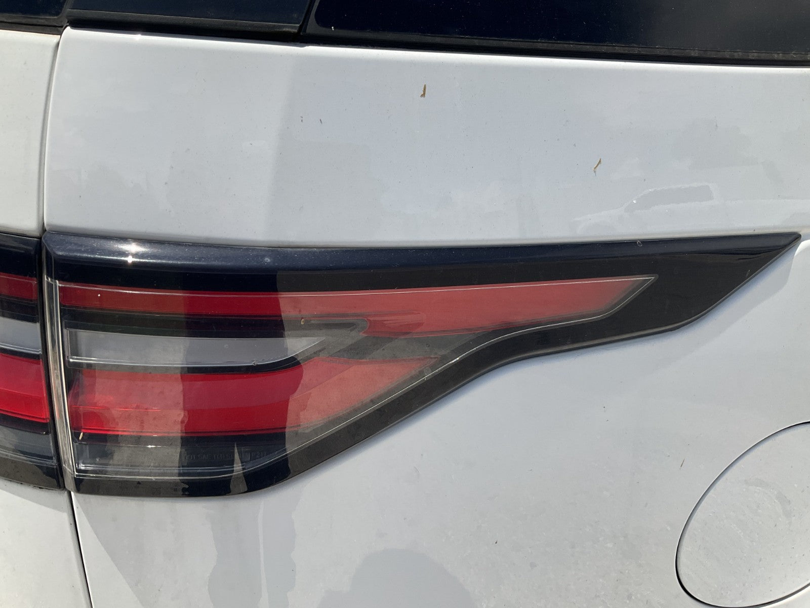 2017 2020 Land Rover Discovery Tail Light Passenger Right Red Lower HY3213404DF