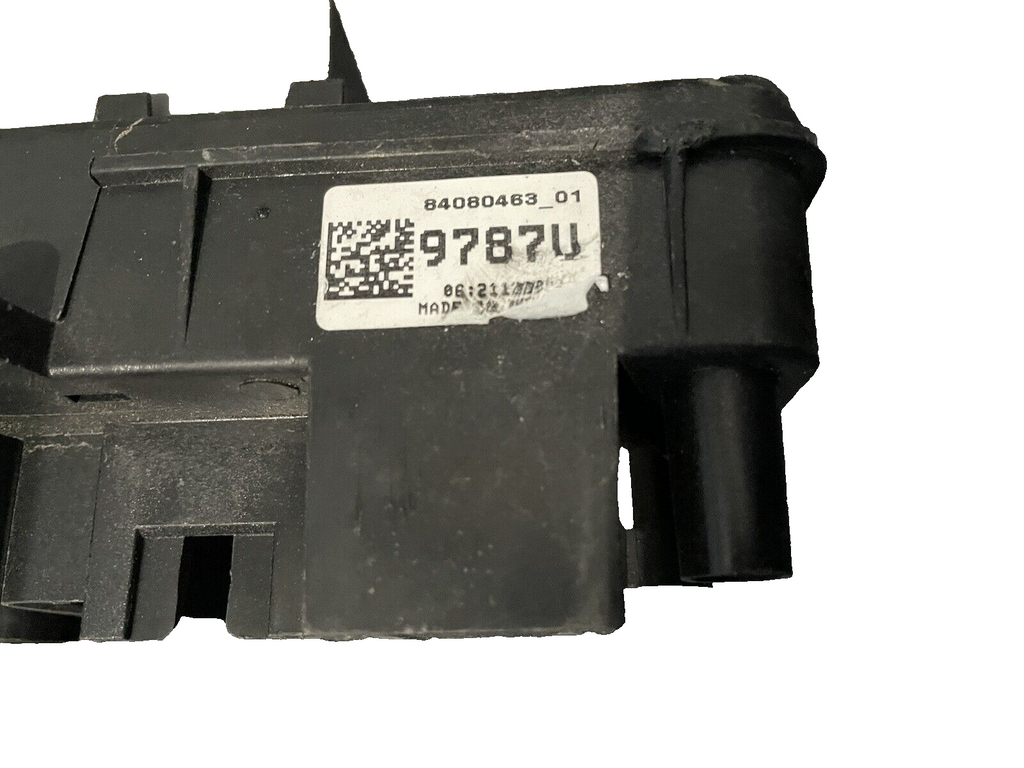 2016-2020 chevrolet impala 3.6L engine fuse relay box 84080463 oem