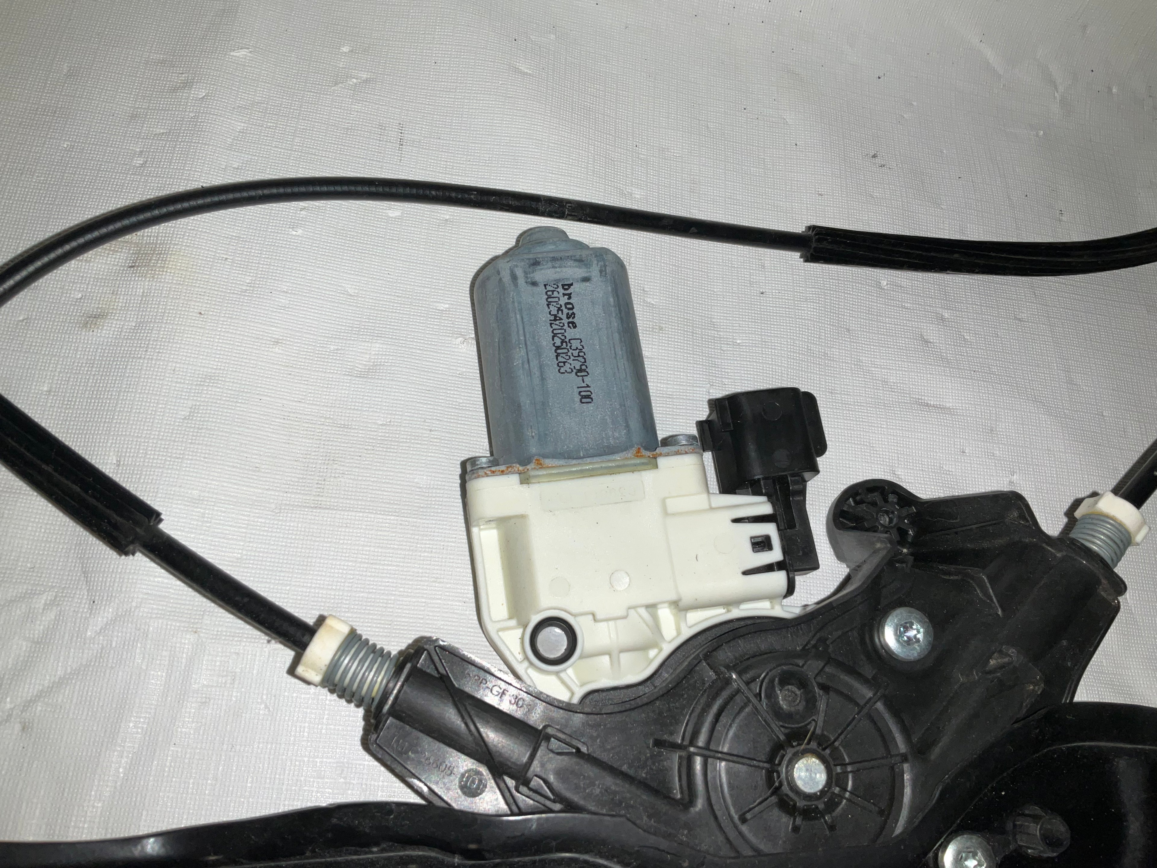2015-2022 Land Rover Discovery Sport Window Regulator Lifter Front Left LR126073